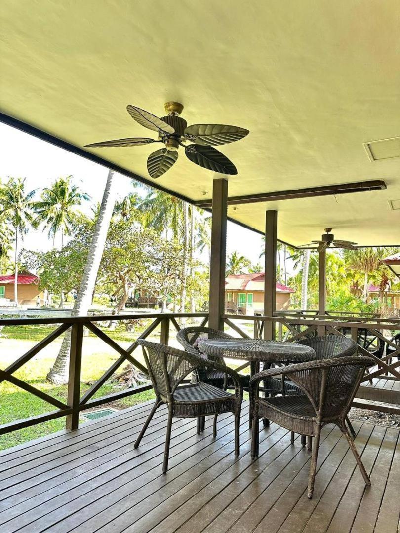 Borneo Beach & Mangrove Resort Tuaran Exterior foto