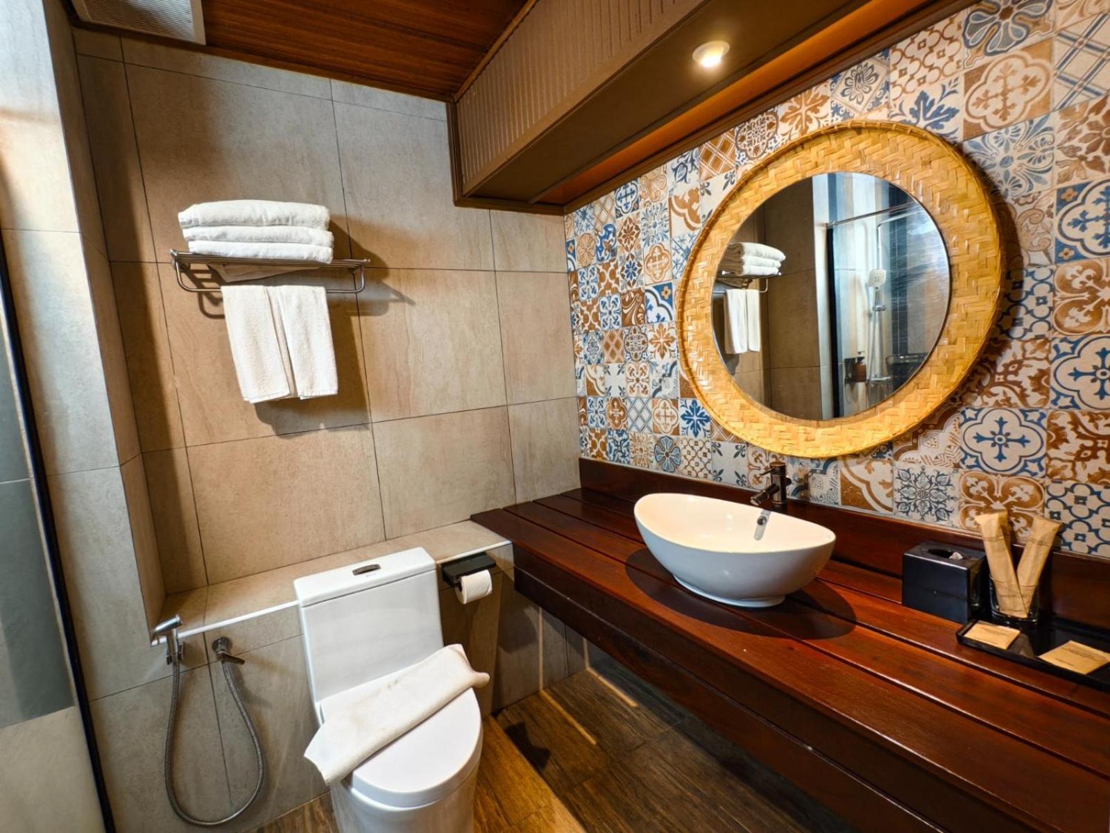 Borneo Beach & Mangrove Resort Tuaran Exterior foto